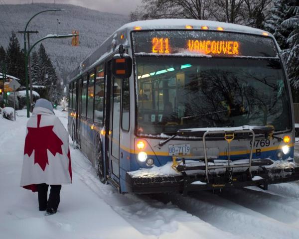 مسافران باید خود را برای شرایط رانندگی در برف سنگین آماده کنند