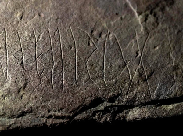 کشف سنگ نوشتۀ 2000 ساله در نروژ با یک واژۀ ناشناخته