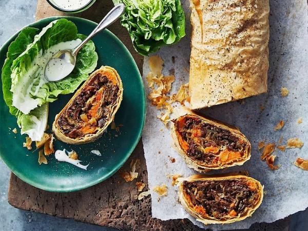 آموزش اشترودل گوشت با خمیر خانگی در 10 مرحله آموزش اشترودل گوشت با خمیر خانگی در 10 مرحله